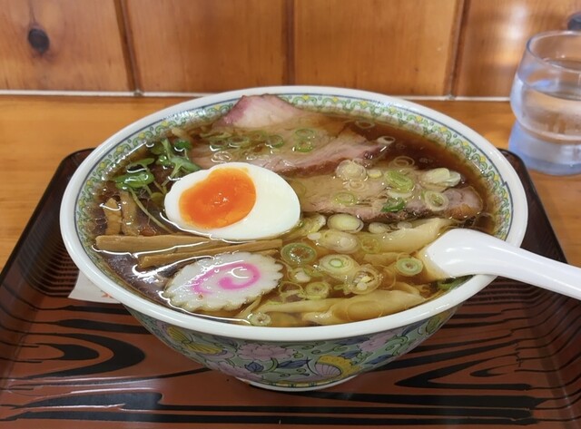 白河手打らーめん うさぎ（鏡石）- 手作り麺と濃厚スープが自慢のラーメン店