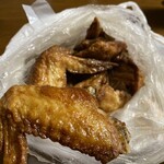 肉のナリタ - ｇ売りですが、私は本数で注文！手羽先の大きさは選べません！