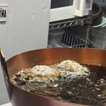 天ぷら はせ川 - デカい椎茸が油に