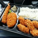 本家かまどや - 料理写真:2024年12月　スペシャルカキフライ弁当【税込890円】