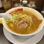 味噌ラーメン 山岡家 - 料理写真: