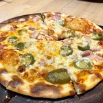 レ リーサ 笑顔 - ピザ ハラペーニョ