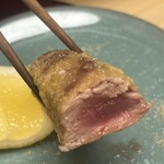 天ぷら はせ川 - マグロ天　かなりレア