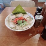 ラーメン専門ながとら - チャーシューメンに紅生姜乗せ‼️