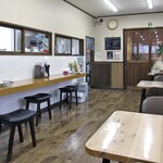 香楽 - テーブル席 ＆ カウンター席