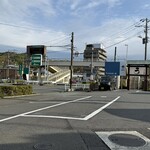 うなぎ亭 友栄 - お店前の駐車スペース