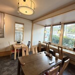 うなぎ亭 友栄 - 内観　1Fのテーブル席