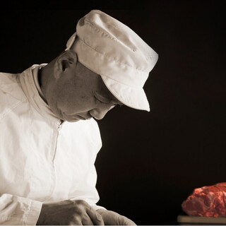 天皇家献上店の食肉技能士