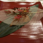 レストラン ラッセ - 26年11月　ノドグロ　蓮根　カラスミ焼き　塗盆で