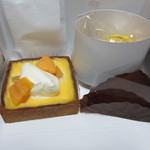 Patisserie Ravi,e relier - 柿のフランとタルトタタン