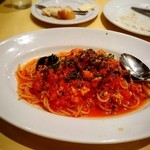 イタリア料理屋 タント ドマーニ - 鶏肉のトマトソーススパゲッティ