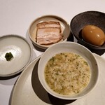 カセント - お米(鶏出汁おじや、煮卵、チャーシュー、柚子胡椒添え)
