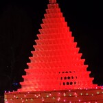 志喜亭 - シャンパンタワー　　色が様々に変化します。