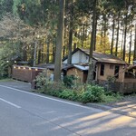 小林 地鶏の里 - お店の外観