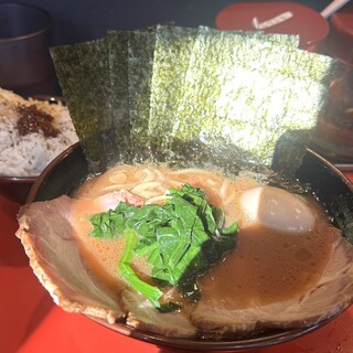 横浜ラーメン 斎藤家_0