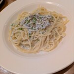 ピッツェリア ダ チーボ - しらすと青海苔のクリームソース