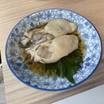 貝 刺身専門店 しらはら - ✖️殿様オイスター880円(税込) 臭みがあり残念