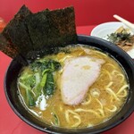 ラーメン 杉田家 本店 - 