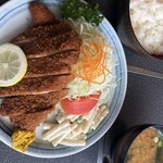 成田屋牛焼肉とんかつ - 