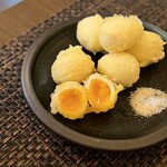 庵 浮雨 - しいたけの天ぷら ゴルゴンゾーラソース・断面？
