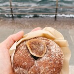 ミサキドーナツ - 料理写真:またいちぢくクリチを選んでました。あんなに種類あるのに。独特のふにゅ食感、美味しいです。