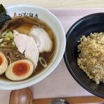 ゑびな飯店 - 店長イチオシ！丸鶏中華そば＆半チャーハンセットの味玉トッピング