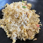 ゑびな飯店 - 絶品！大盛にしたい半チャーハン