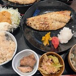 てっぺん - メヌケの西京焼きと松茸の炊き込みご飯定食♡この内容で1200円Justです(^^)