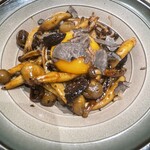 シャングリラズシークレット - 〆を+1,000円で和牛、きのこ、トリュフの卵かけご飯に変更