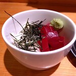 河辰 - まぐろ山かけ 715円(税込)(2025年11月20日撮影)