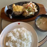 肉の万世 - 料理写真:ハンバーグ&生姜焼き