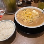 一刻魁堂 - 料理写真:みそバターコーンラーメン(968円)+ごはん(並)(220円)