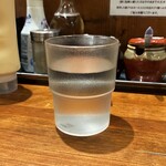 横浜家系ラーメン 三郷家 - 水。