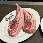 羊肉炭火焼 肉汁屋 - 