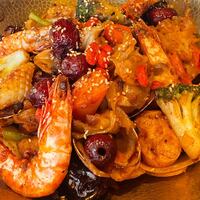 薬膳汁なし海鮮火鍋