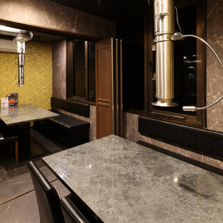 最大14名様まで可能な完全個室