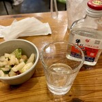 老酒舗 - 紹興酒ばかり飲んでると通風になるからねw でも56度w