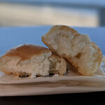 うみぱん - 揚げ焼き 海ほたるくりーむパン・断面