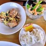 上海 四馬路 - 唐揚げの香味ソースがけ　小松菜としめじの
      　　　　　　　　　　　　　　胡麻和え
      　　　　　　　肉焼売
      　　　　　　　　　　　　　　　　
      