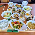 上海 四馬路 - 週替りランチ（平日限定）税込み1680円