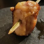 鳥さわ - ただのモモが完璧な火入れでカリふわ