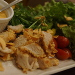 個室×鶏料理 鶏こまち　さかいや - 鶏トマトのスパイシーコブサラダ