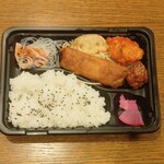 ディオ - 中華弁当 (税抜)198円 ※開封後 (2025.11.25)