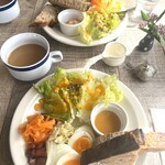 POMPON CAKES BLVD. - 