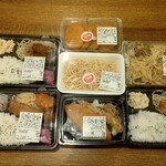 ディオ - この日買った弁当と惣菜を並べてみました (2025.11.25)