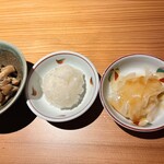 炭火串焼 鶏魚 - 先付け