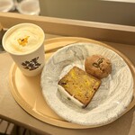uRn. chAi&TeA - ・パンプキンスパイスチャイ
      ・かぼちゃのキャラメルケーキ
      ・メイプルパンプキンスパイススコーン
