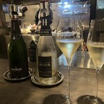 シュヴァル・ドゥ・ヒョータン - シャンパーニュとフェラーリ