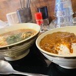 山長そば - そば＆ミニ丼セット（斜め横から）