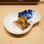 すし 良月 - 和歌山串本の神経締め縞鯵を藁でスモーク、スッポンの煮凝り、増毛の牡丹海老